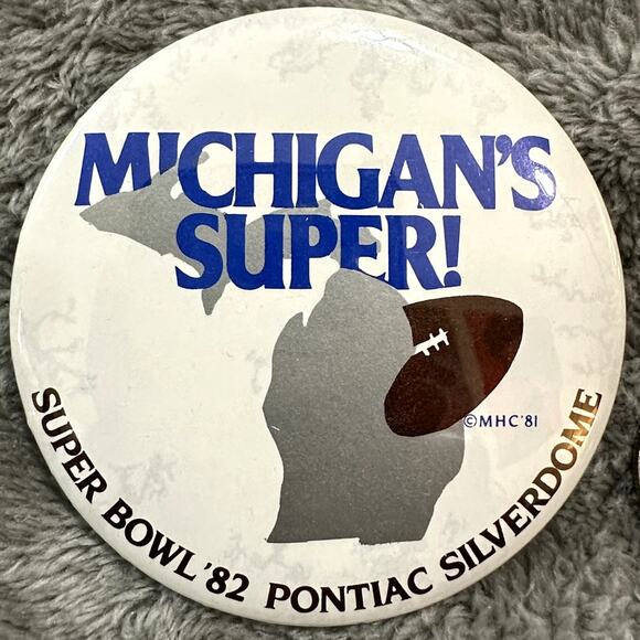 NFL SuperBowl ‘82 MICHIGAN’S SUPER! Pontiac Superdome Souvenir Pin Back Button - Picture 1 of 3